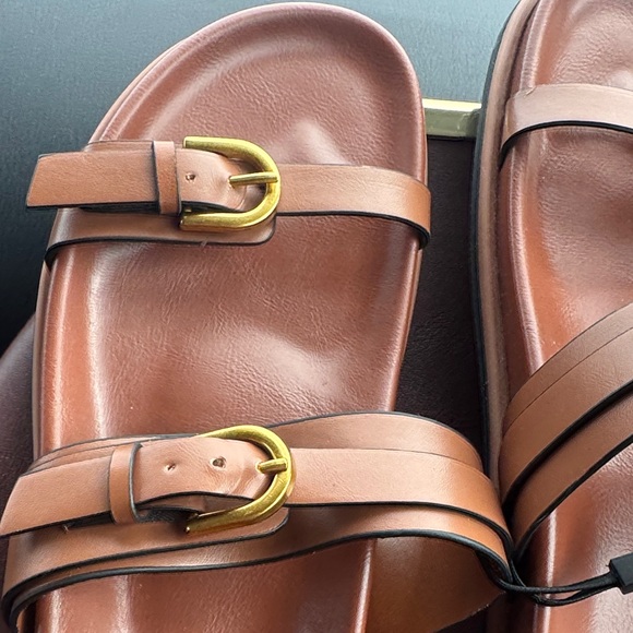 Zara Women's Tan Sandals with Gold Accents - Picture 2 of 9